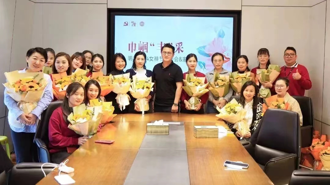 每一個年紀(jì)，都是恰到好處的你。